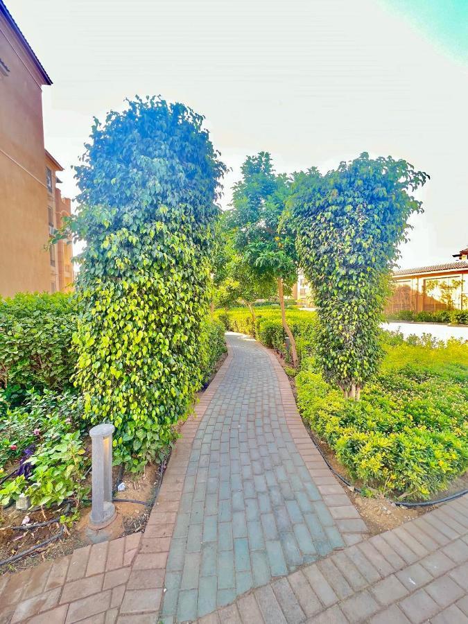 Appartement Ultra Luxury 3br With Pools ,sports ,dining In Gated Compound, Close To Sites Le Caire