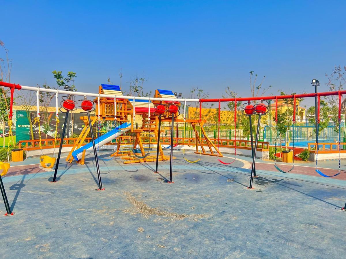 Ultra Luxury 3br With Pools ,sports ,dining In Gated Compound, Close To Sites Le Caire