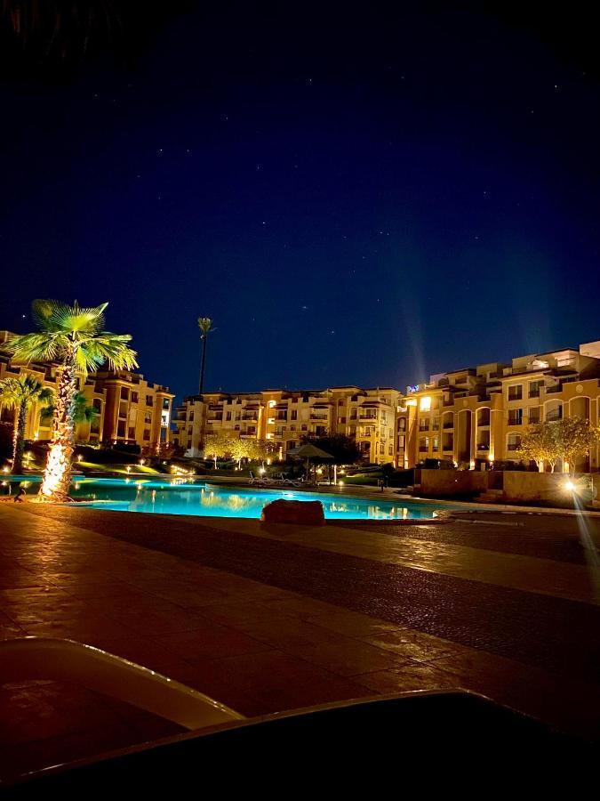 Ultra Luxury 3br With Pools ,sports ,dining In Gated Compound, Close To Sites Le Caire
