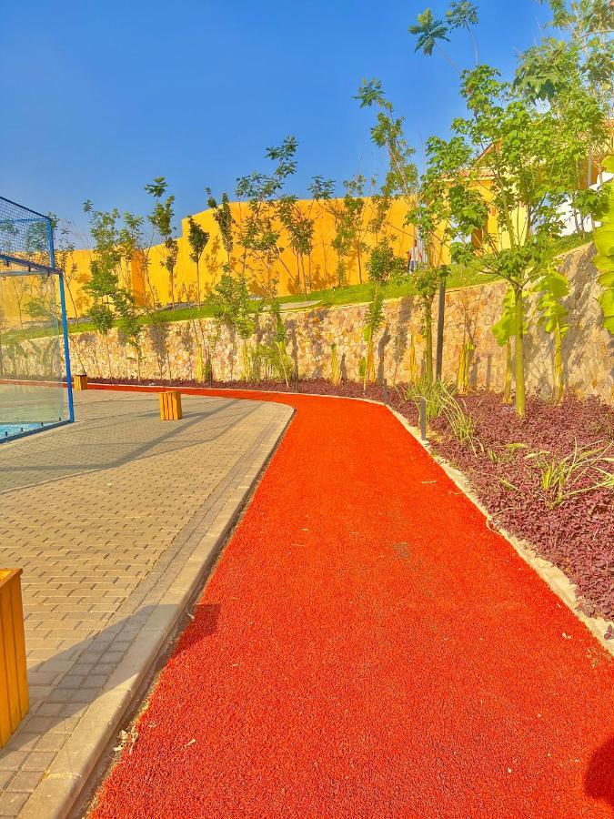 Appartement Ultra Luxury 3br With Pools ,sports ,dining In Gated Compound, Close To Sites *