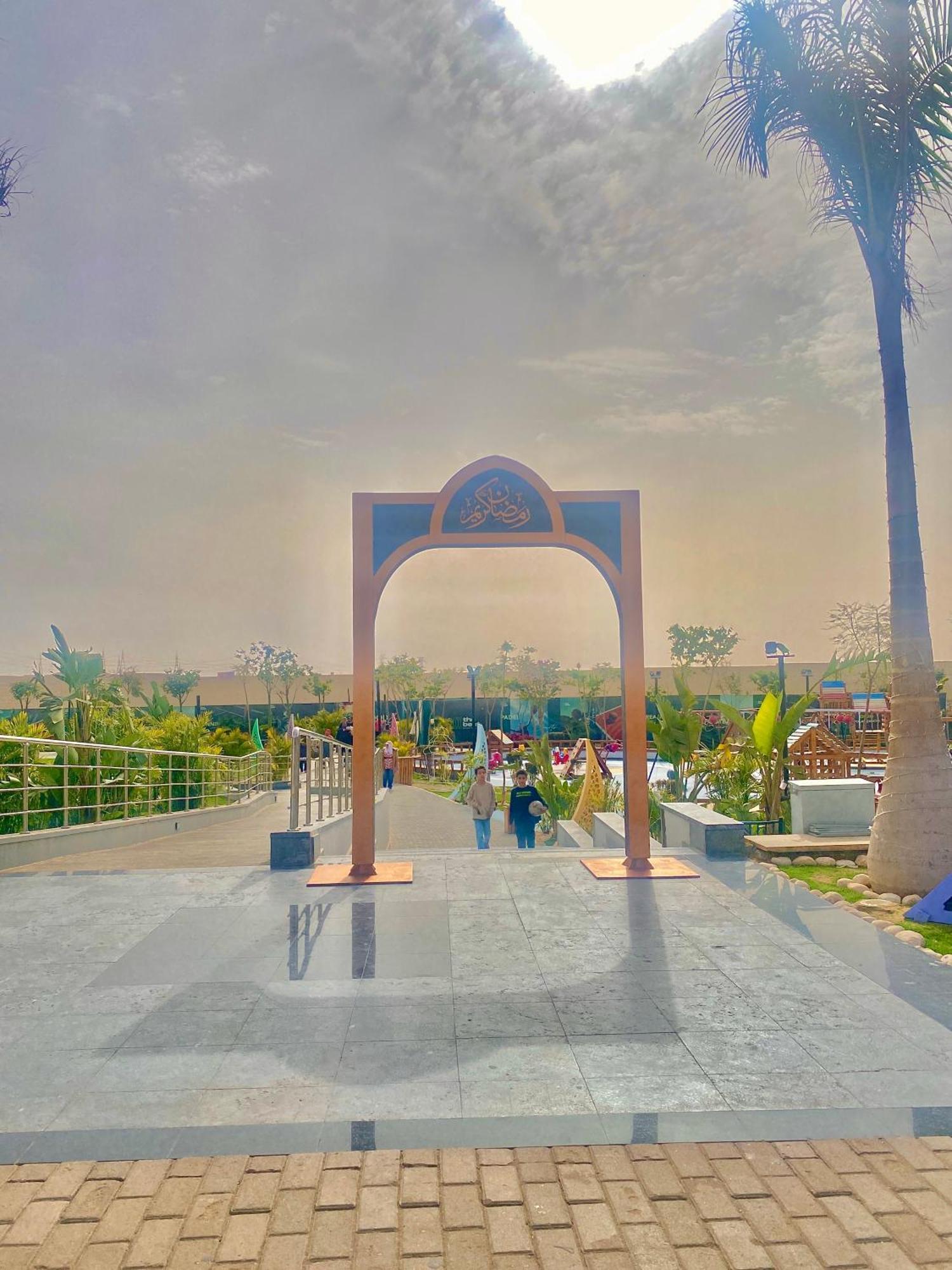 Appartement Ultra Luxury 3br With Pools ,sports ,dining In Gated Compound, Close To Sites
