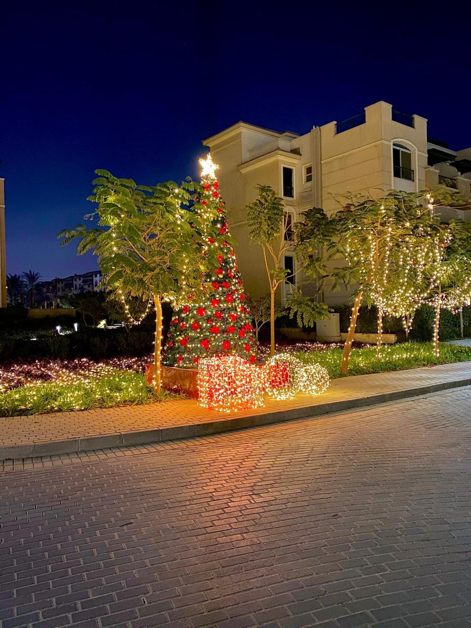 Appartement Ultra Luxury 3br With Pools ,sports ,dining In Gated Compound, Close To Sites Le Caire