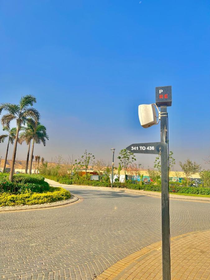 Ultra Luxury 3br With Pools ,sports ,dining In Gated Compound, Close To Sites Cairo